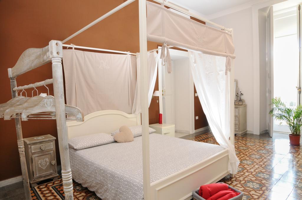 Napul'Art Bed & Breakfast Наполи Стая снимка